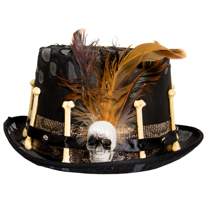 Hekse doktor voodoo sort hat med fjer og knogler