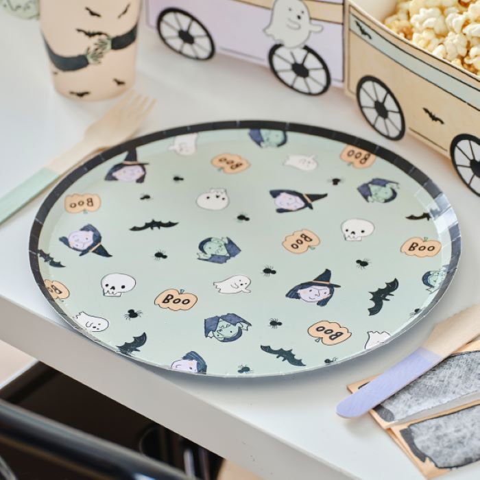 Pap tallerkner med hyggelige halloween motiver 8x - Ø 22 cm