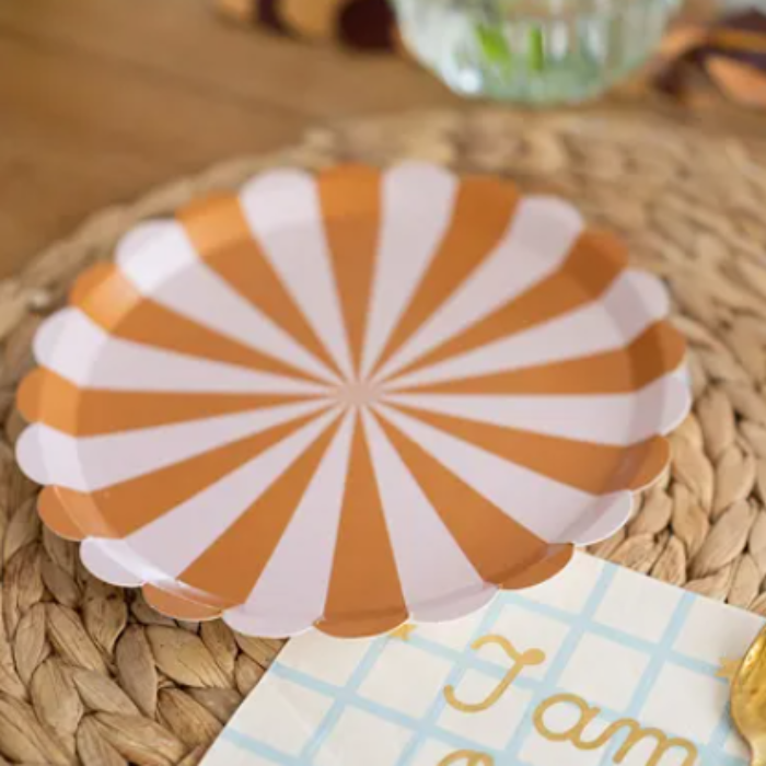 Paptallerkner med brune striber 6x - 21 cm