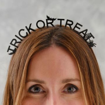 Sort halloween metal hårbøjle med Trick or Treat skrift