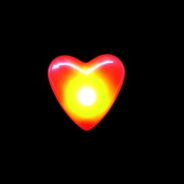 Rød blinkende LED hjerte badge 3,5 cm