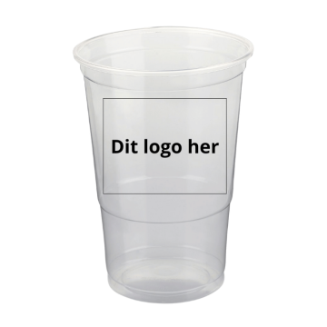 0,5 liter plastikkrus med logo 800x