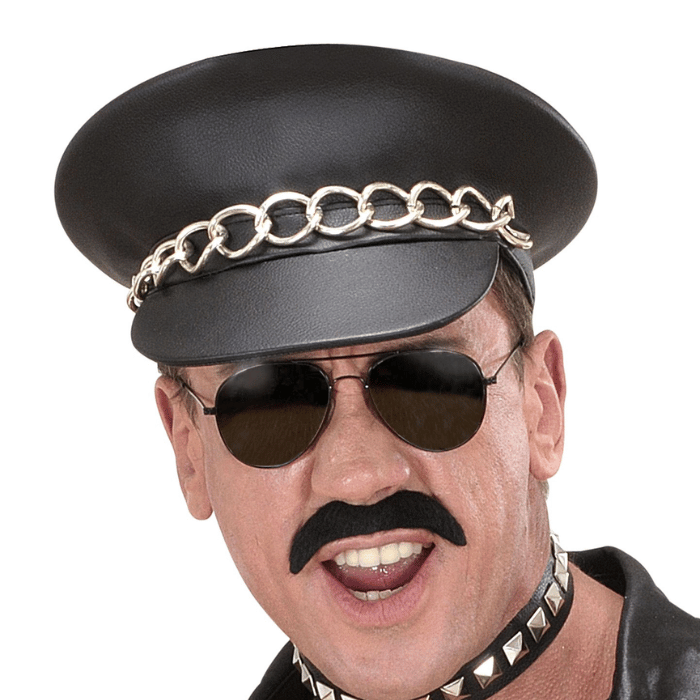 Rocker hat med kæde detalje