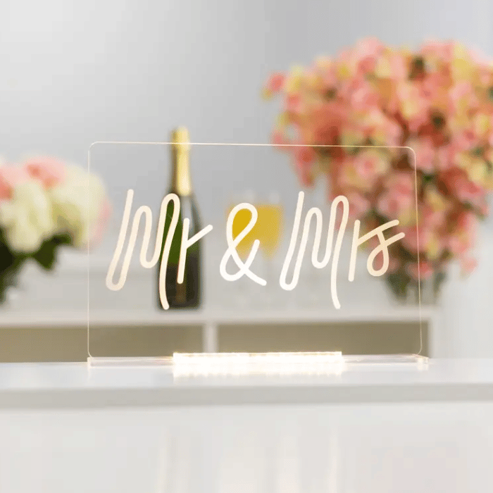 Mr og Mrs neon LED skilt – 22,5×35 cm